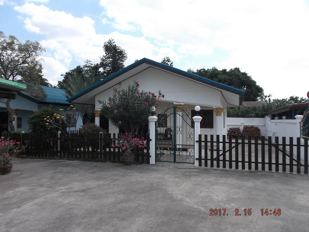Ryans Resort Prasat Exterior foto