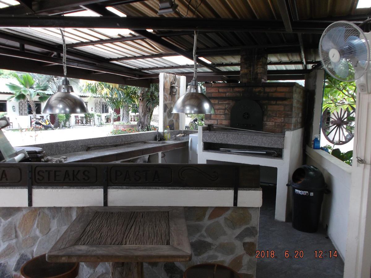 Ryans Resort Prasat Exterior foto