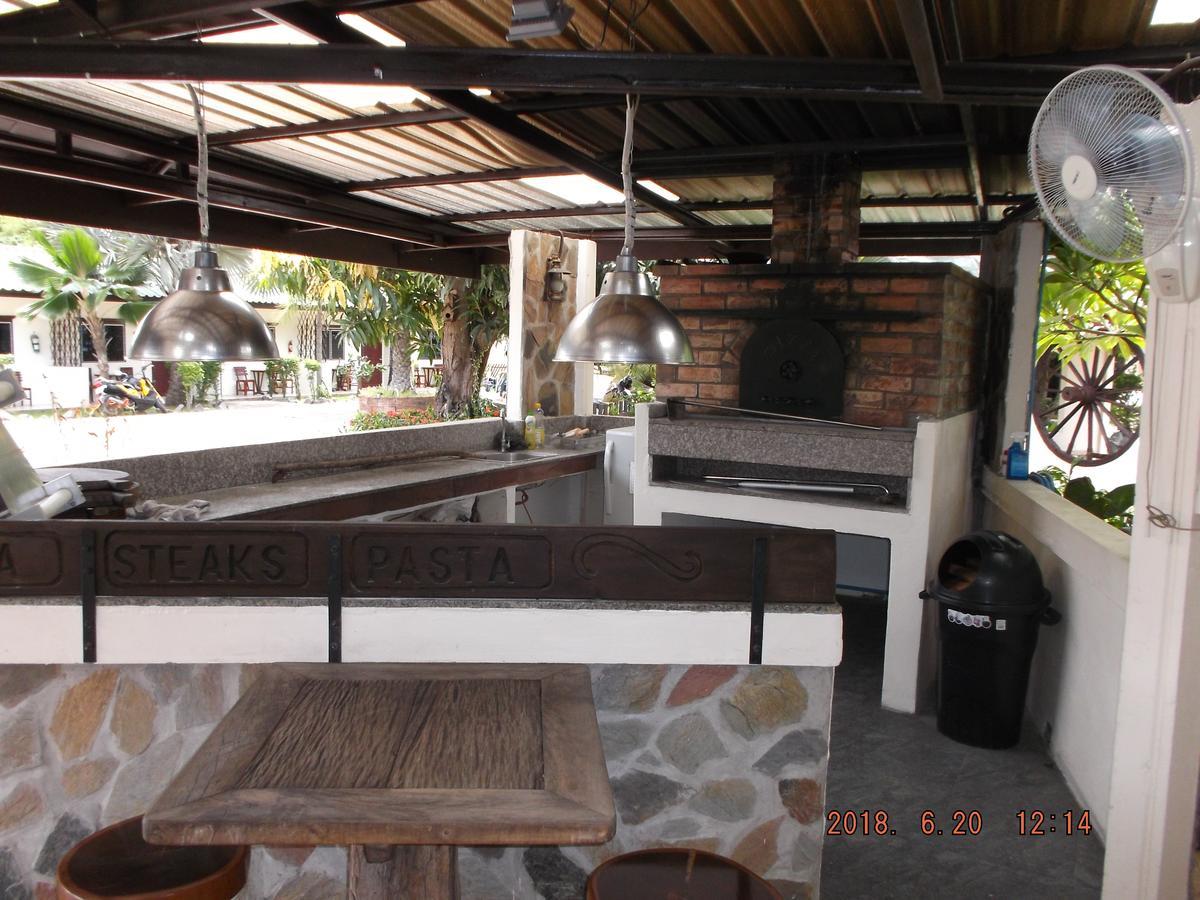 Ryans Resort Prasat Exterior foto